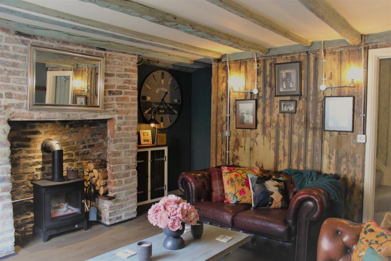 Boutique Fisherman'S Grade II Listed Cottage 斯卡伯勒 外观 照片