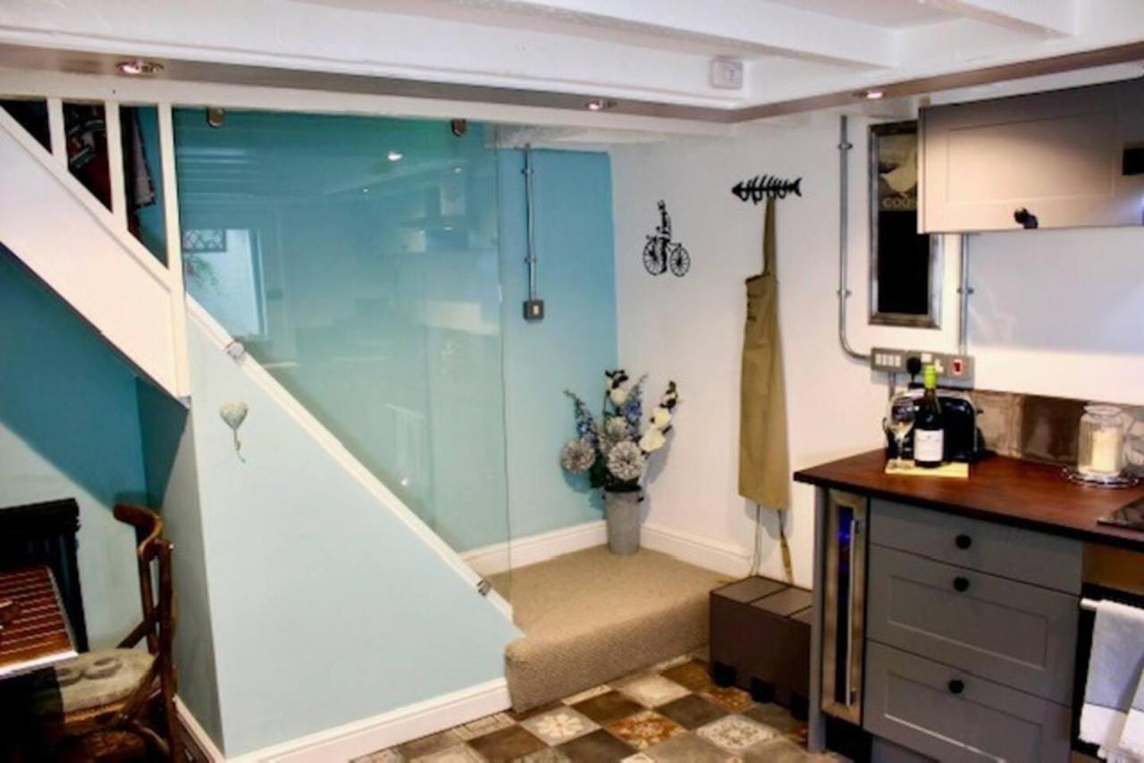 Boutique Fisherman'S Grade II Listed Cottage 斯卡伯勒 外观 照片
